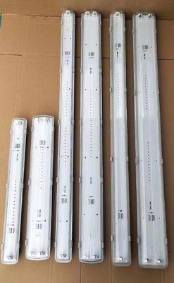 Luz LED Lineal a Prueba de Explosiones ATEX/IECEx/CNEX – Iluminación de Grado Industrial para Lugares Peligrosos, Eficiencia Energética, IP66, Opciones Personalizadas de Potencia y Temperatura de Color