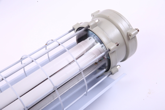 Para entornos húmedos Zona 21 y 22 Resistente a la corrosión Ex Db Eb IIC T6 Gb, Ex Tb IIIC T80°C Db Luminaria lineal LED a prueba de explosiones ATEX duradera 100lm/w IP66