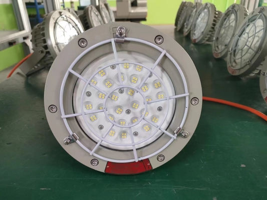 50000 horas de vida útil ATEX CNEX Certificado a prueba de explosión IP66 LED High Bay Light 100W 150W 200W para petróleo gas Química Minería Ambientes marinos