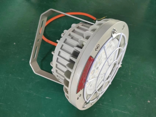 50000 horas de vida útil ATEX CNEX Certificado a prueba de explosión IP66 LED High Bay Light 100W 150W 200W para petróleo gas Química Minería Ambientes marinos