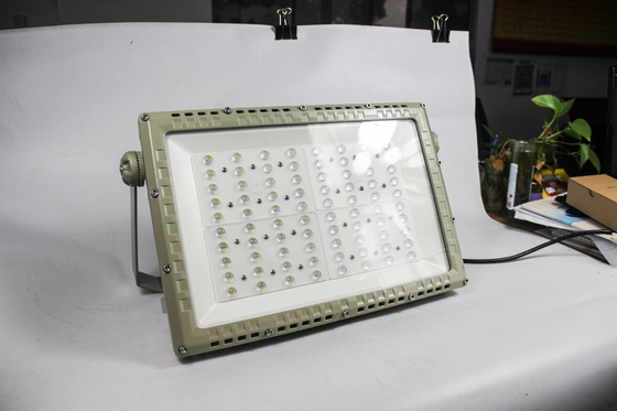 Luz de carretera LED a prueba de explosión 250W. Certificado ATEX CNEX para aplicaciones peligrosas de la zona 1 zona 2