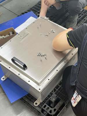 Caja de conductos a prueba de explosiones personalizable – Caja de conexiones FLP de acero inoxidable, envolvente anticorrosión