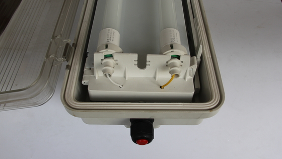 Luz lineal a prueba de explosiones de la serie BYS duradera con triple certificación – Luminaria LED para áreas peligrosas aprobada ATEX/IECEx/CNEX, con clasificación IP66, 5 años de garantía, potencia y tamaño personalizables