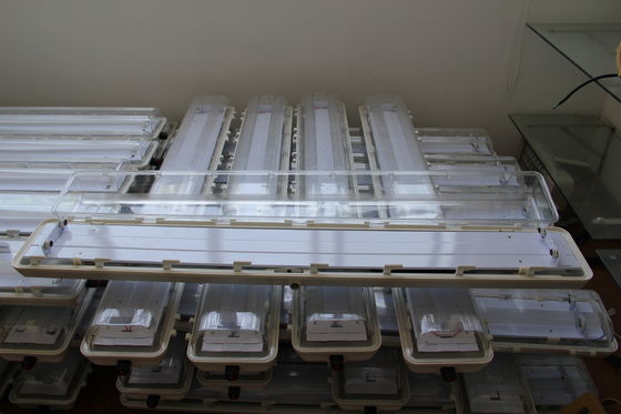 Alta eficiencia IP66 18W 36W Single/Double Tube LED Linear Light Luces a prueba de agua Luces a prueba de explosión Lámpara para la zona 1 Zona 2