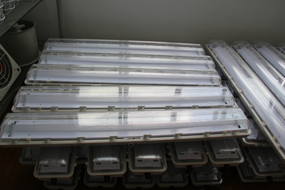 Luminaria LED para áreas peligrosas aprobada por ATEX/IECEx/CNEX, con clasificación IP66, 5 años de garantía, vataje y tamaño personalizables, Luz lineal a prueba de explosiones serie BYS duradera con triple certificación