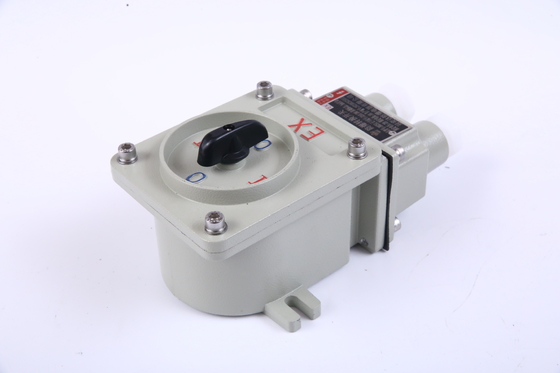 50/60HZ de voltaje y 2 polos de interruptor a prueba de explosión hecha de aluminio de grado marino para ambientes hostiles