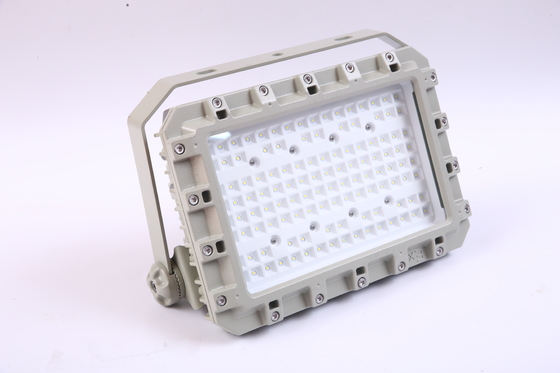 Foco proyector a prueba de explosiones con clasificación IP66, alta protección y estilo de montaje colgante