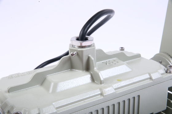 Alta luminosidad 50w 100w 150w 200w Luz de inundación LED a prueba de explosión al aire libre impermeable con cinco años de garantía