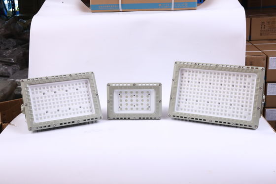 Alta luminosidad 50w 100w 150w 200w Luz de inundación LED a prueba de explosión al aire libre impermeable con cinco años de garantía