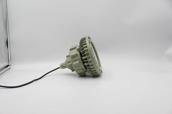 Lámpara de bahía alta a prueba de polvo e impermeable IP66 ATEX/IECEx a prueba de explosiones 100W 150W para plataformas petrolíferas y fábricas químicas
