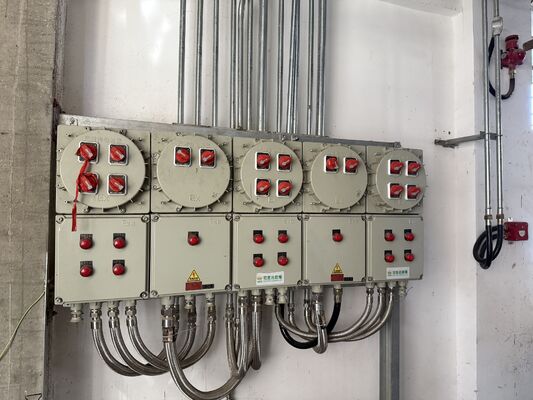 IIB T4 ATEX Panel de control ignífugo para distribución Panel de control ignífugo para explosión Revestimiento de aleación de aluminio para uso en petróleo y gas