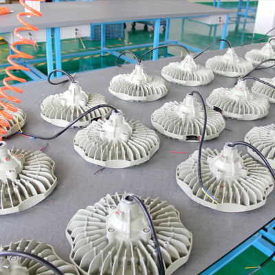 Luz de Bahía de Alta Eficiencia Energética, Duradera y a Prueba de Explosiones para Gasolineras, Plantas Químicas y Petroleras, Certificada IECEx / ATEX